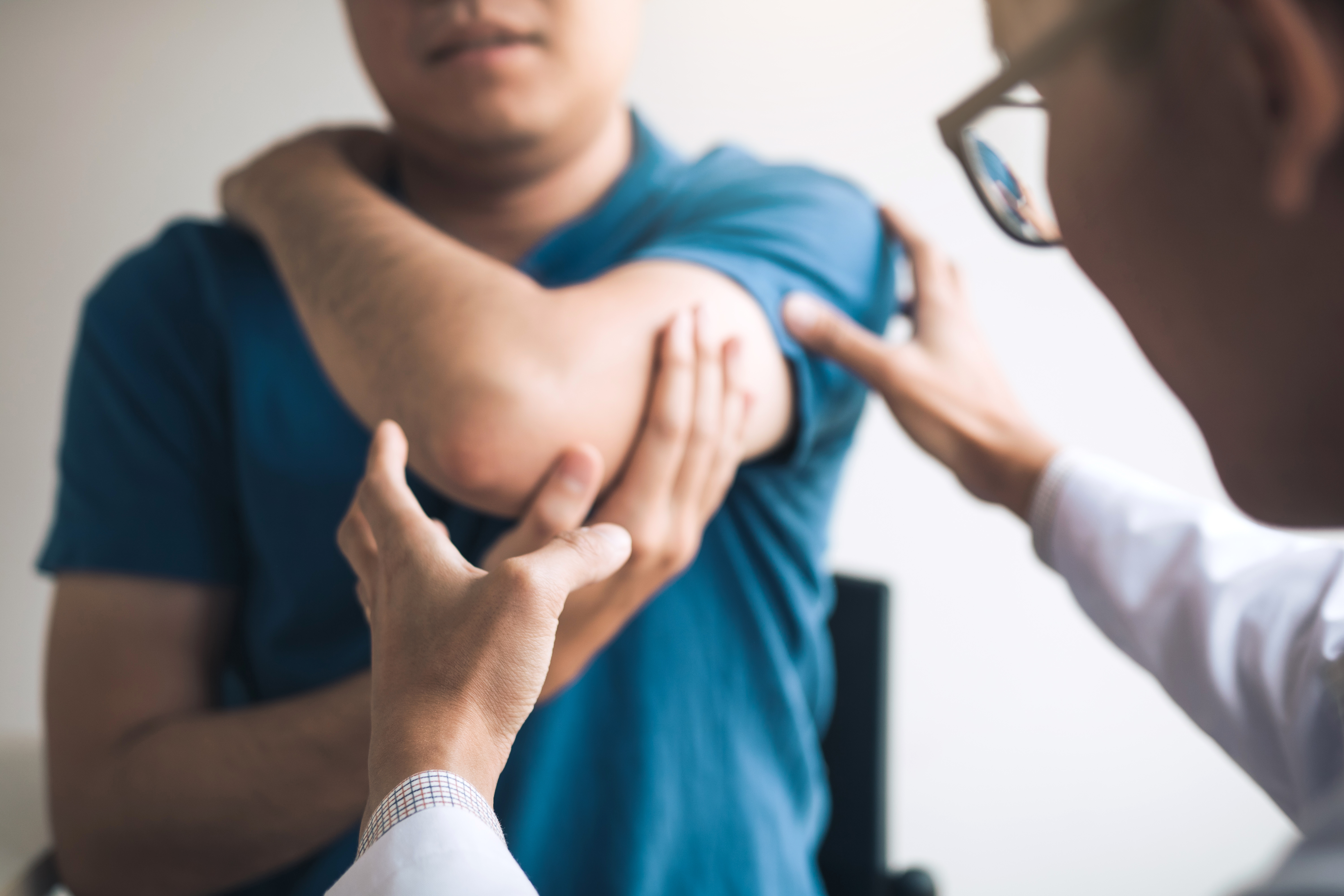Shoulder rehabilitation: 5 recommended exercises